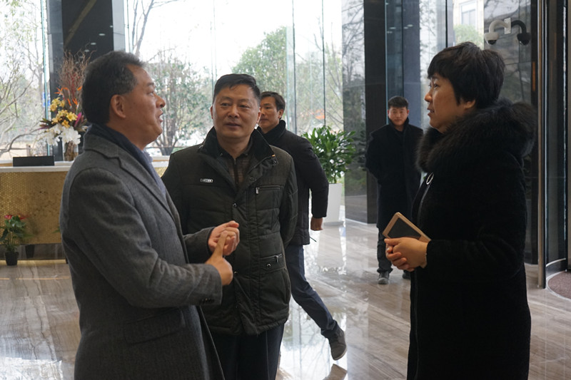 金山区统战部长张恂调研金山工商联大厦
